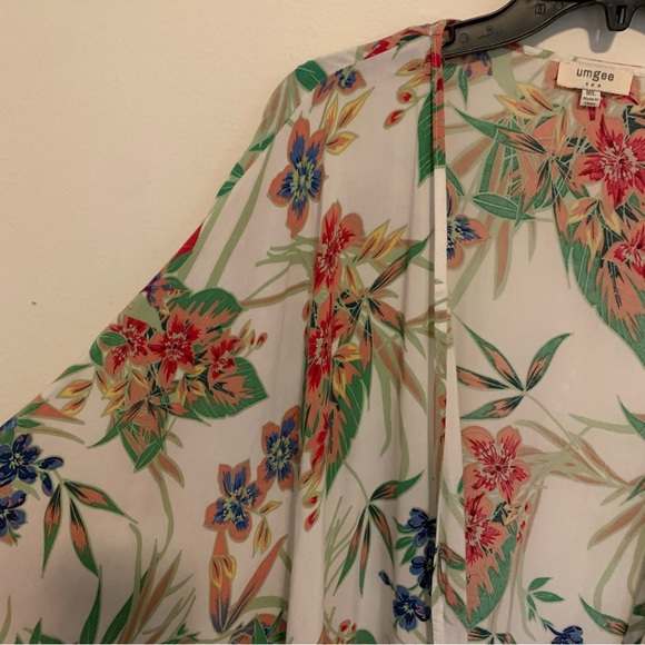 Umgee Tropical Floral Open Front Kimono Pom Poms Vacation Resort Size Med Large - Picture 2 of 9